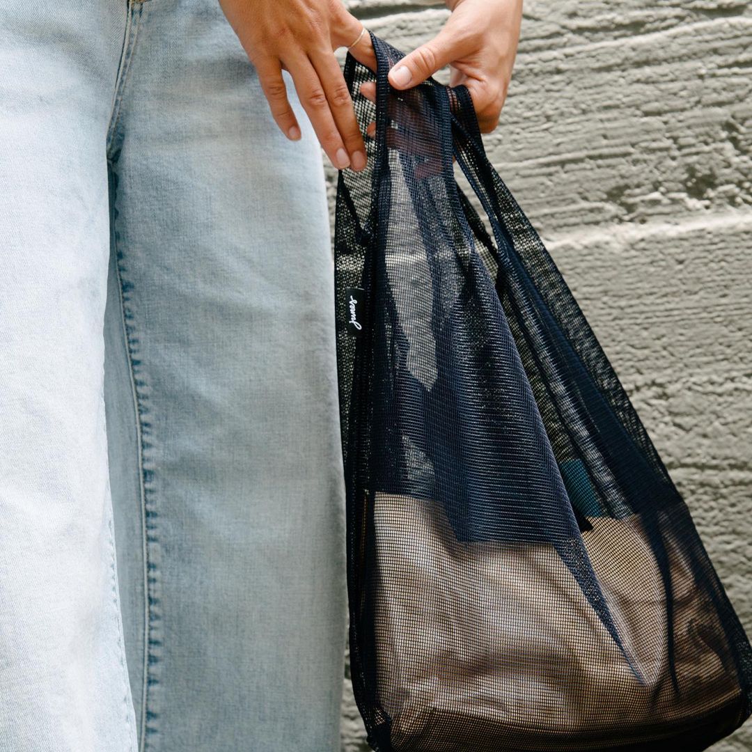 The hombre tote in bio-knit