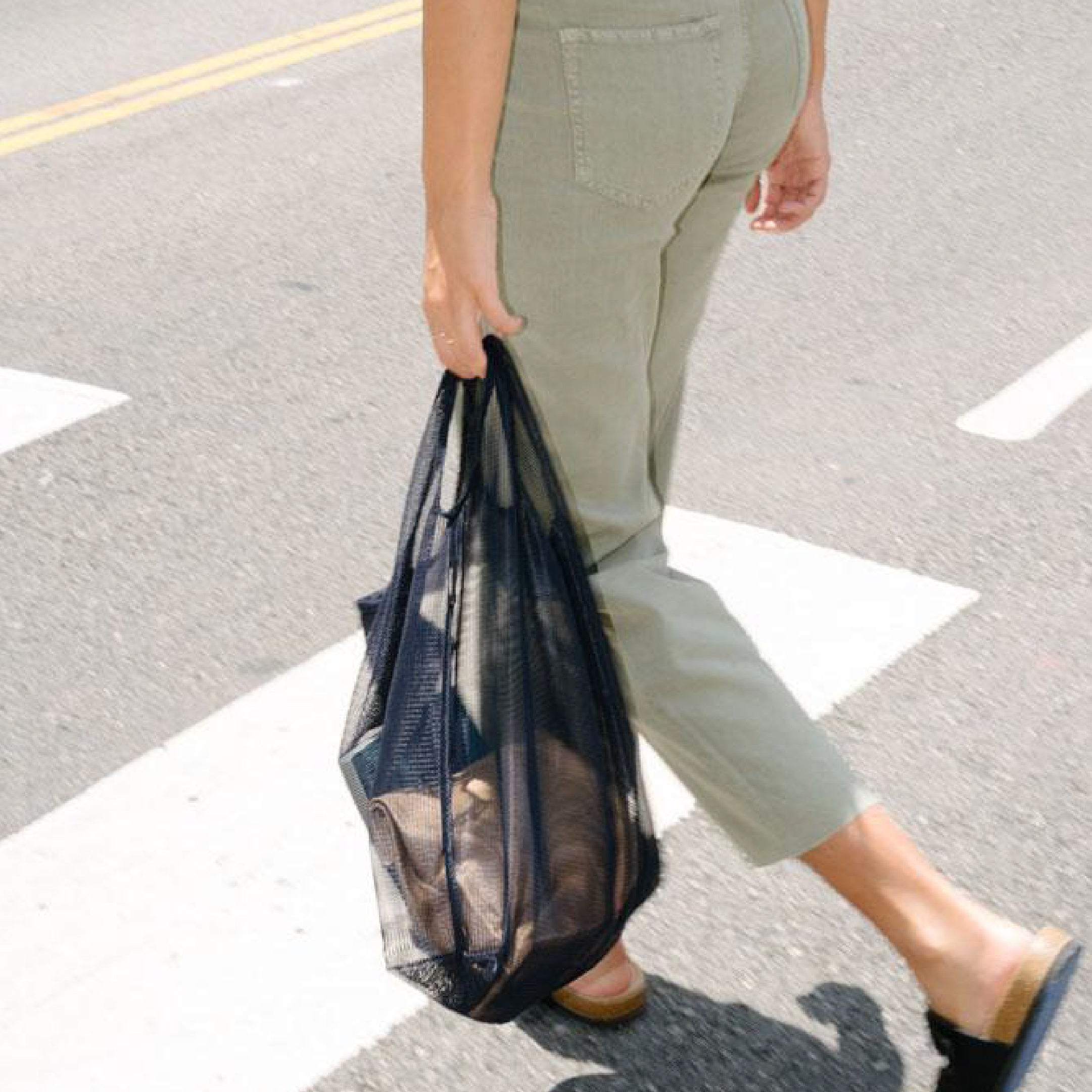 The hombre tote in bio-knit