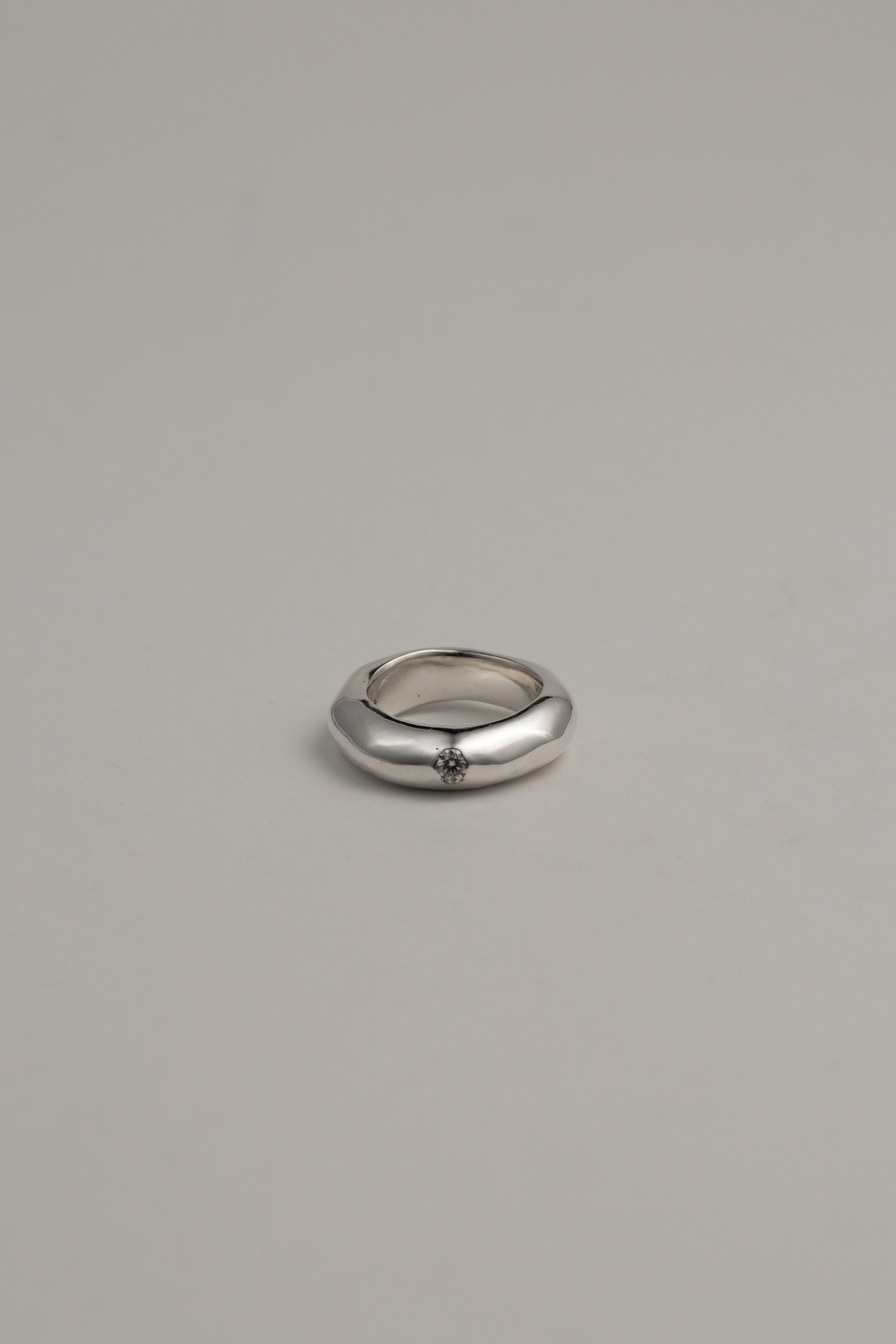 The Liquid with Moissanite, US 4