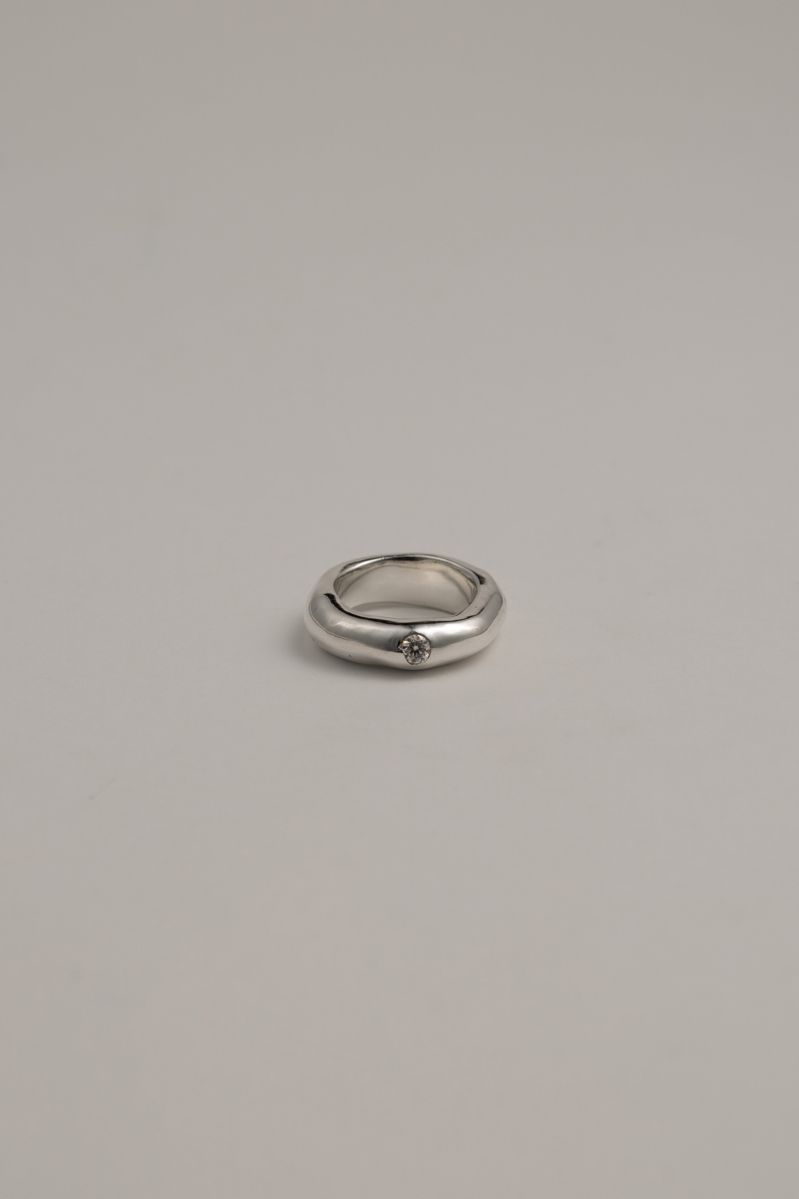 The Liquid with Moissanite, US 4