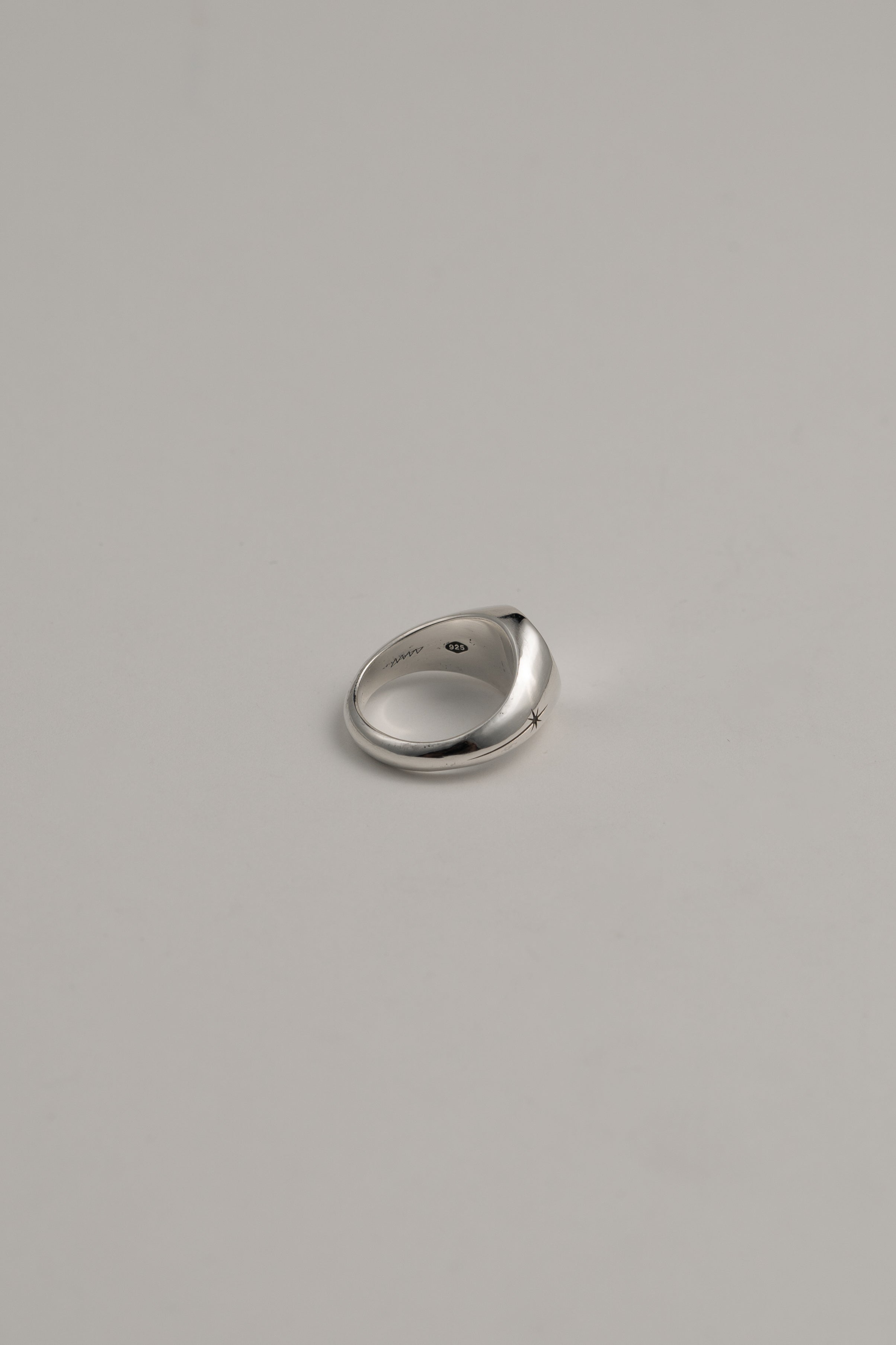 Asterisk Round Signet Ring, US 4