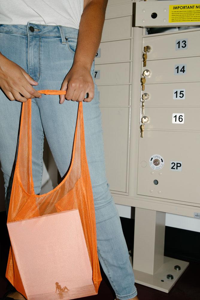 The everyday tote original in mesh